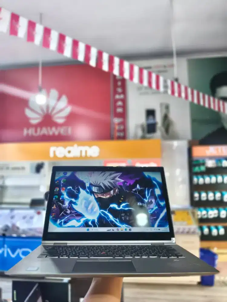 Laptop Lenovo layar sentuh terlaris