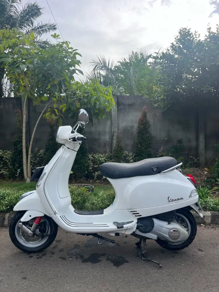 Jual Cepat: Vespa LX 150 2013 Putih - Surat Lengkap, Pajak Hidup, Siap