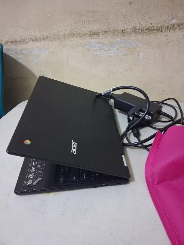 Laptop ACER chrome ada minus layar goyang dan kedip