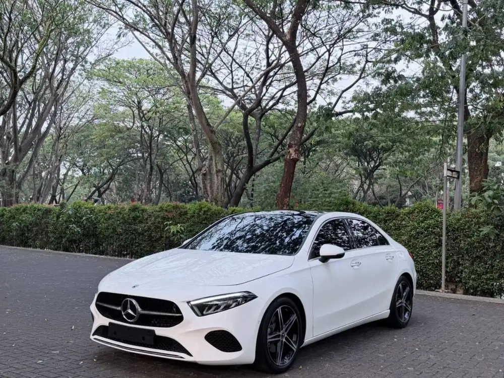 Mercedes Benz A200 Sedan Progressive Line Panoramic