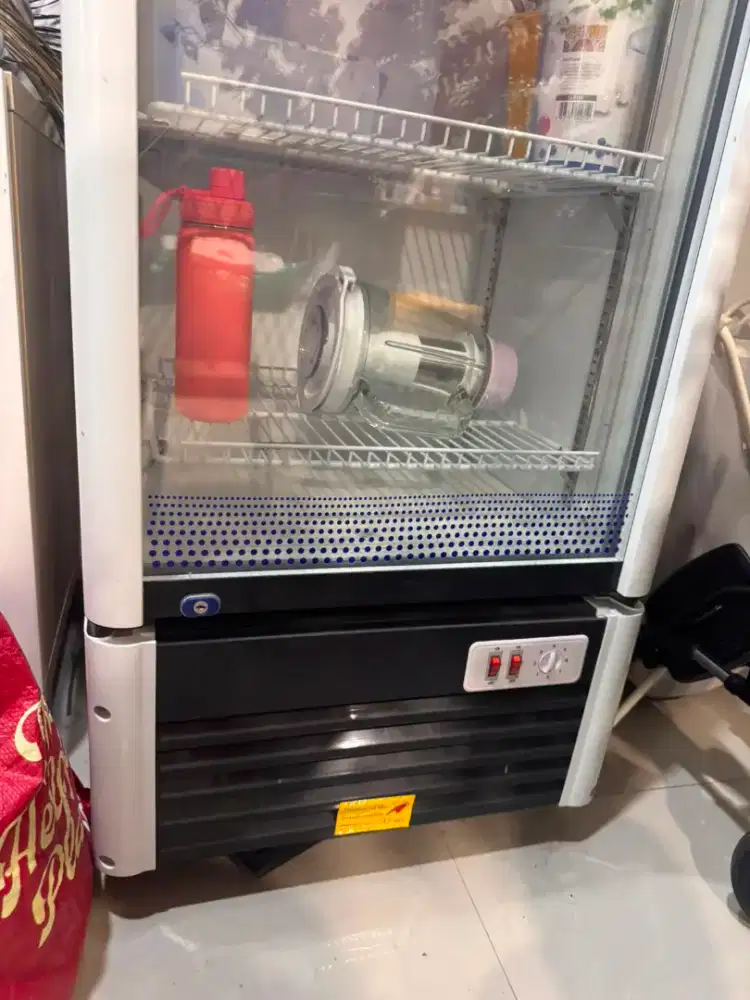 Showcase Merk Sanwoo SN - 300RB 300 Liter