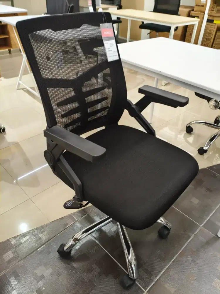 Selma York Kursi Kantor Sandaran Rendah – Hitam