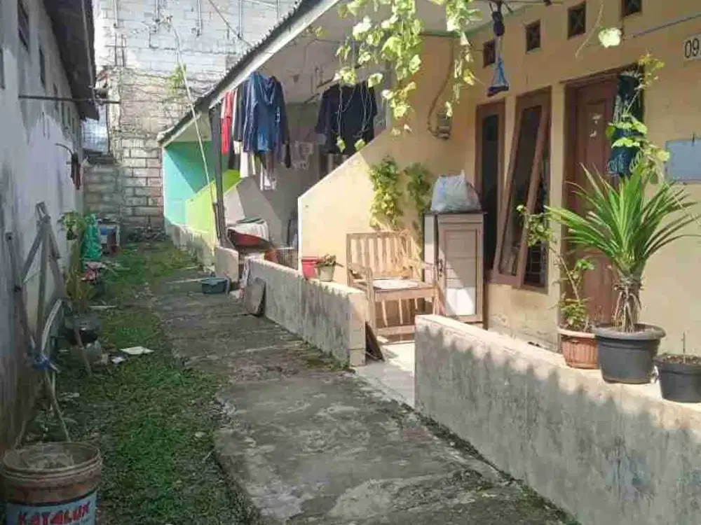 DIJUAL KONTRAKAN 21 PINTU CIMANGGIS BOJONGGEDE KABUPATEN BOGOR
Cocok untuk investasi kontrakan karena berada di kawasan permukiman dengan akses ke fasilitas umum dan transportasi.