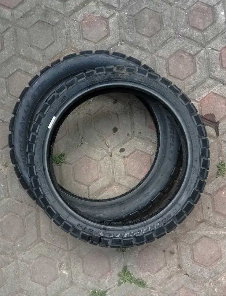 Jual Ban Motor Pirelli Scorpion Rally STR 120/70 R17 Bekas Sepasang