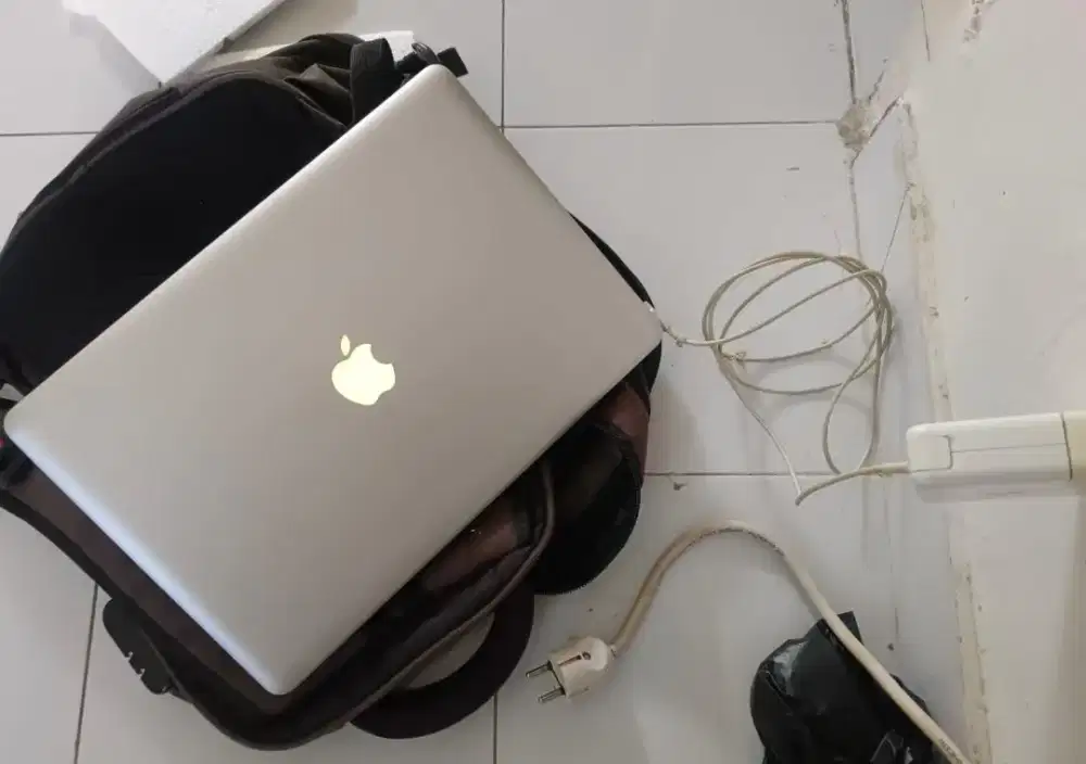 MacBook Pro i7 tahun 2010