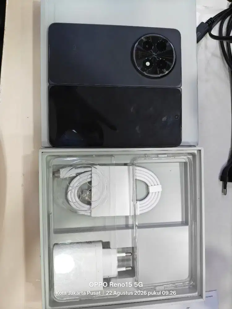 OPPO FIND N5 FOLD 

RAM 16
ROM 512

LENGKAP FULLSET
MINUS HANYA DENT