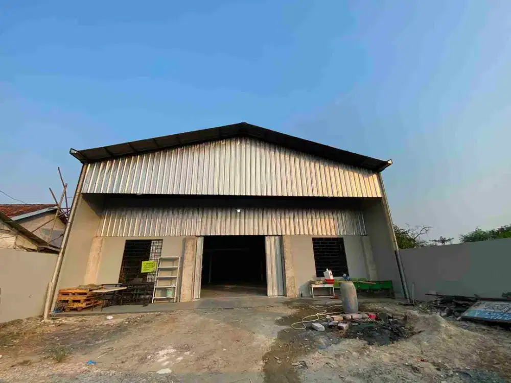 GUDANG LUAS  COCOK UNTUK WORKSHOP AREA PANONGAN DEKAT KAWASAN CITRA RAYA