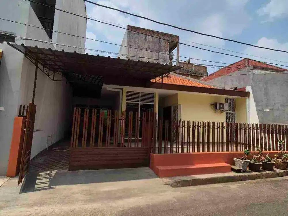 Rumah Duri Kepa Jakarta Barat Lokasi Strategis Lebar 10, Row 2 Mobil