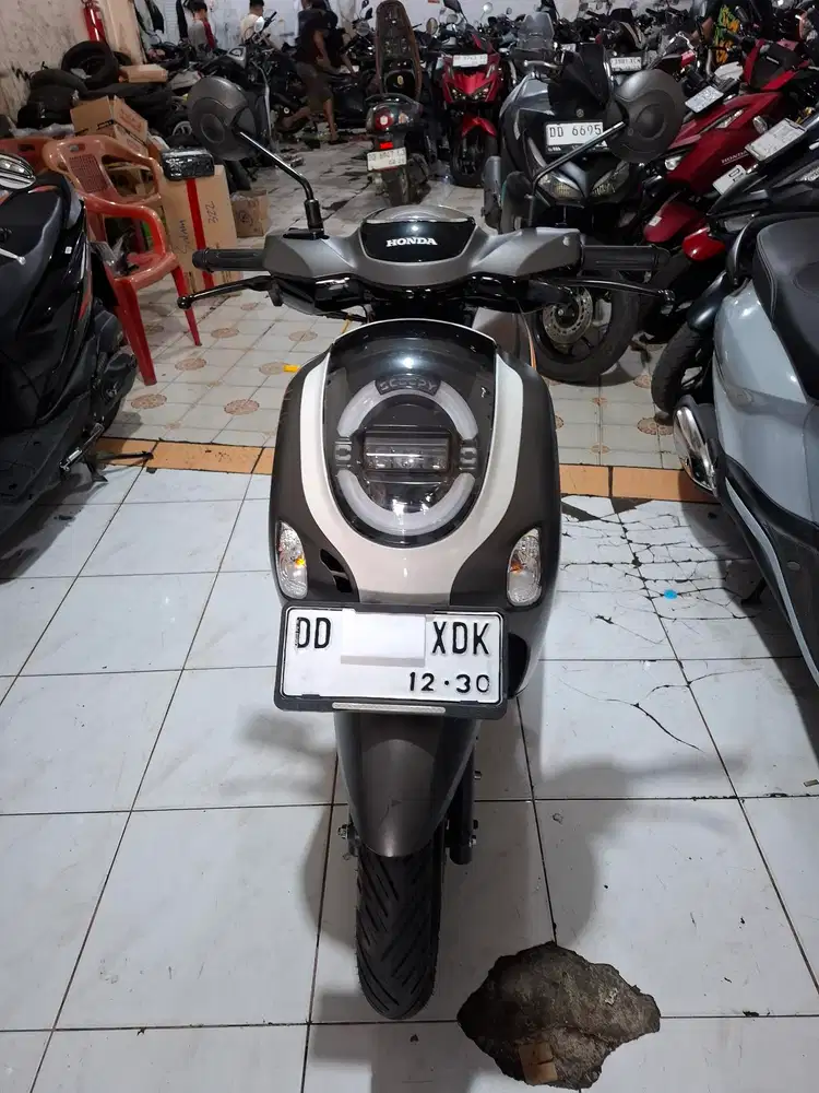 Honda Scoopy 2025 Cokelat Putih
