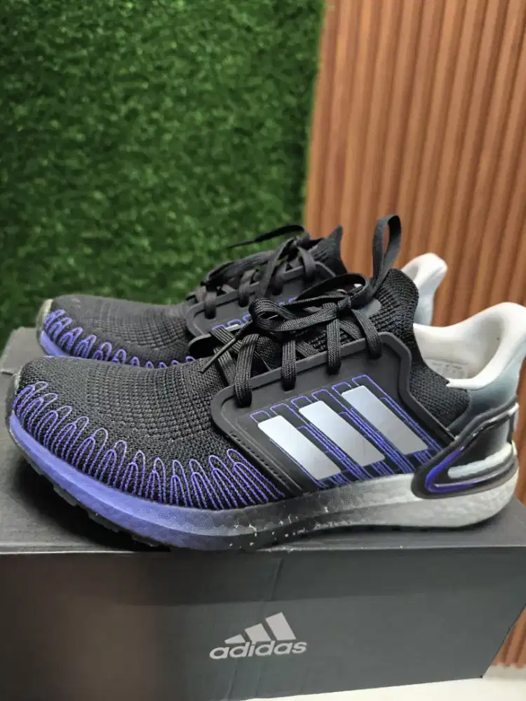 Jual Sepatu Adidas Primeblue 95% uk.42 di Cakung Jakarta Timur