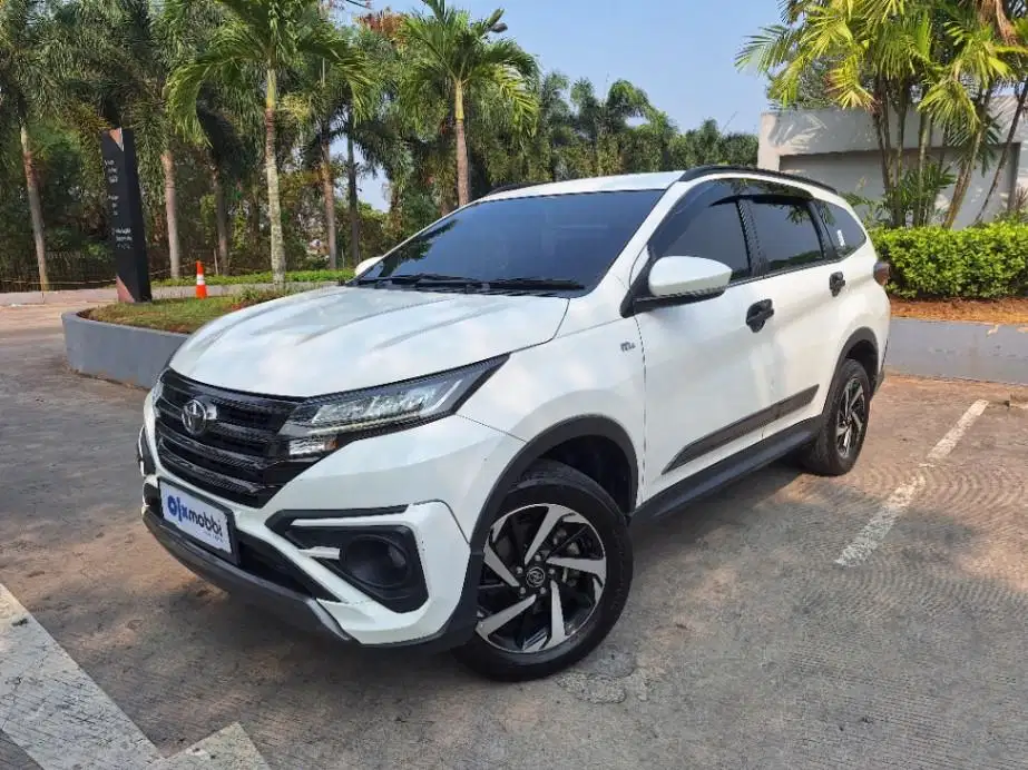 DP MURAH Toyota Rush 1.5 GR Sport Bensin-AT 2021 Putih C7BVT