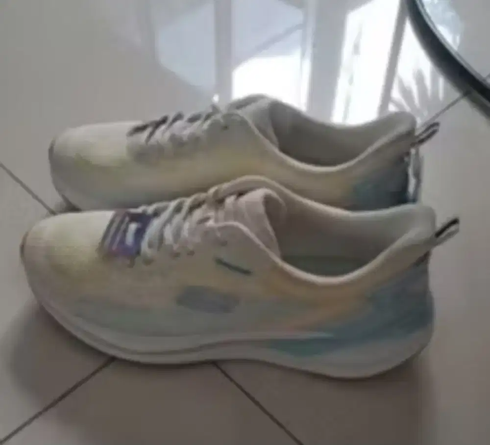 Sepatu SKECHERS