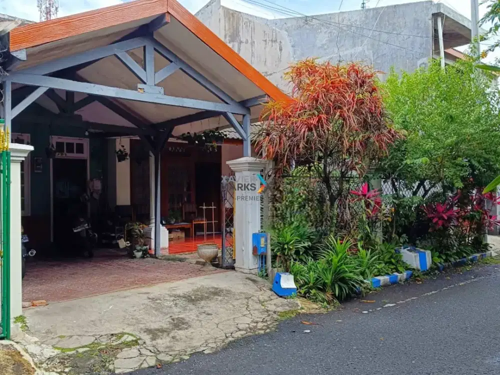 Dijual Rumah Klasik Daerah Tata Surya Tlogomas Malang Dekat UMM