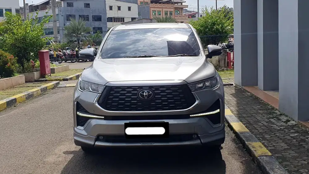 Km 32rb toyota kijang innova zenix q hybrid modelista tss 2022 silver