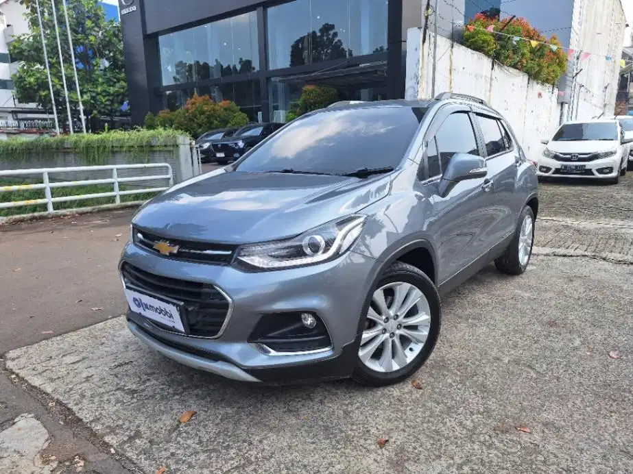 DP MURAH Chevrolet Trax 1.4 Premier Bensin-AT 2019 Abu-Abu CWZUB