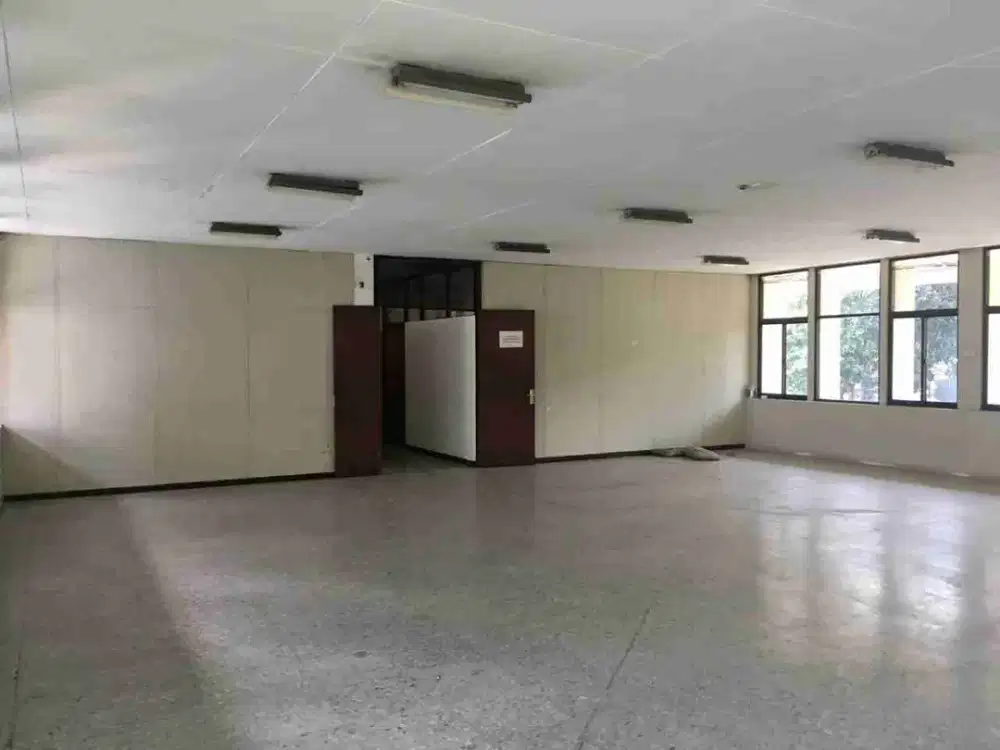 DISEWAKAN GEDUNG PERKANTORAN MAINROAD KOTA BANDUNG