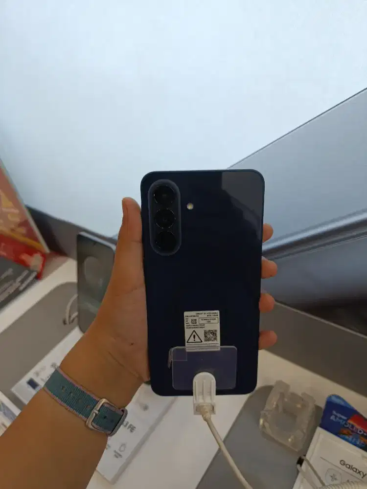 SAMSUNG a57 8+8/128