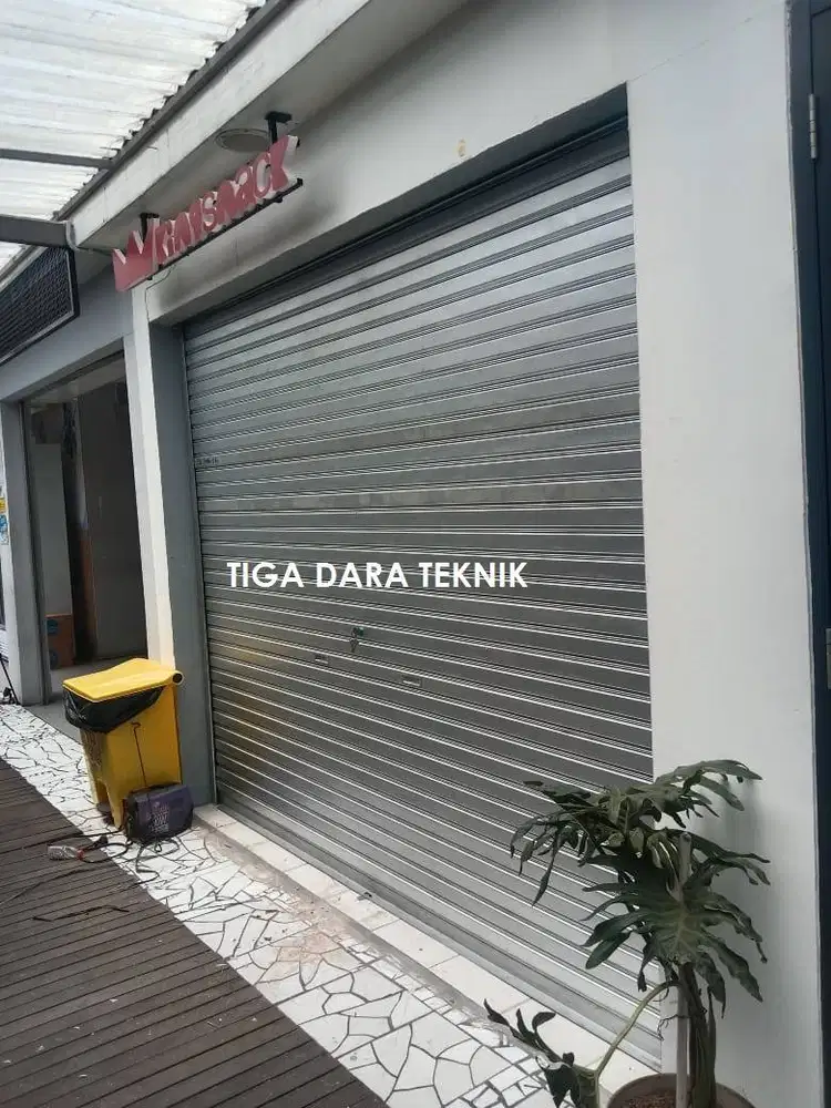 Pintu Gulung Besi untuk Keamanan Bangunan