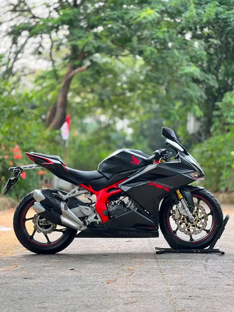 HONDA CBR250RR NON ABS 2019 HITAM KM LOW PAJAK PANJANG SUPER MULUS