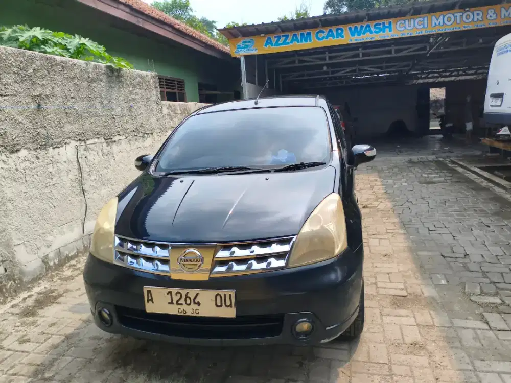 Nissan Grand Livina 2010