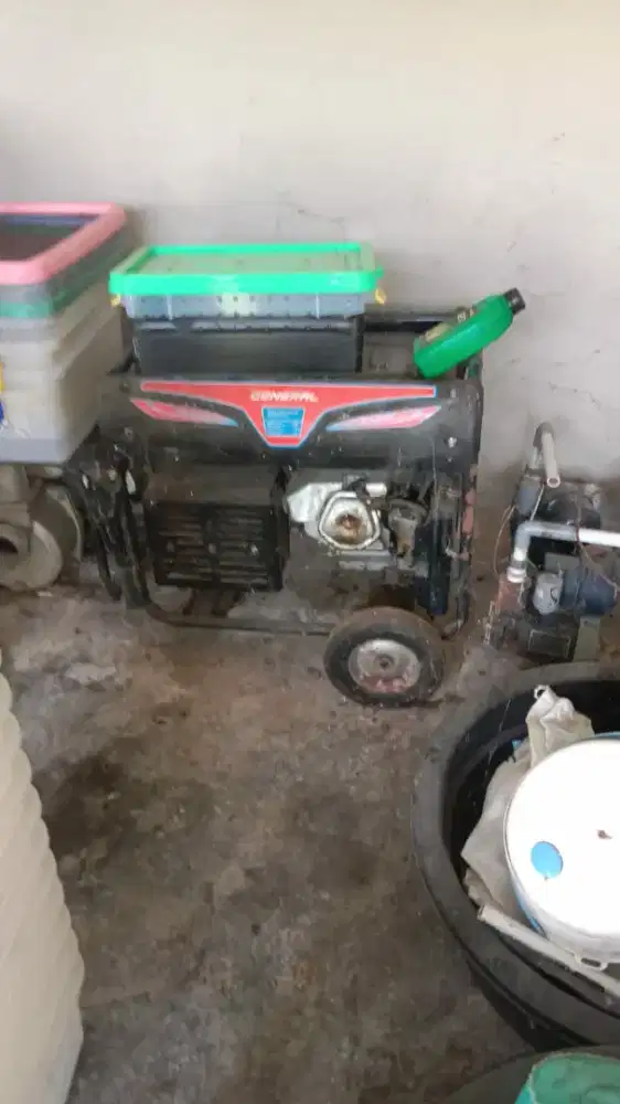 Menerima genset rusak sebanyak Nya