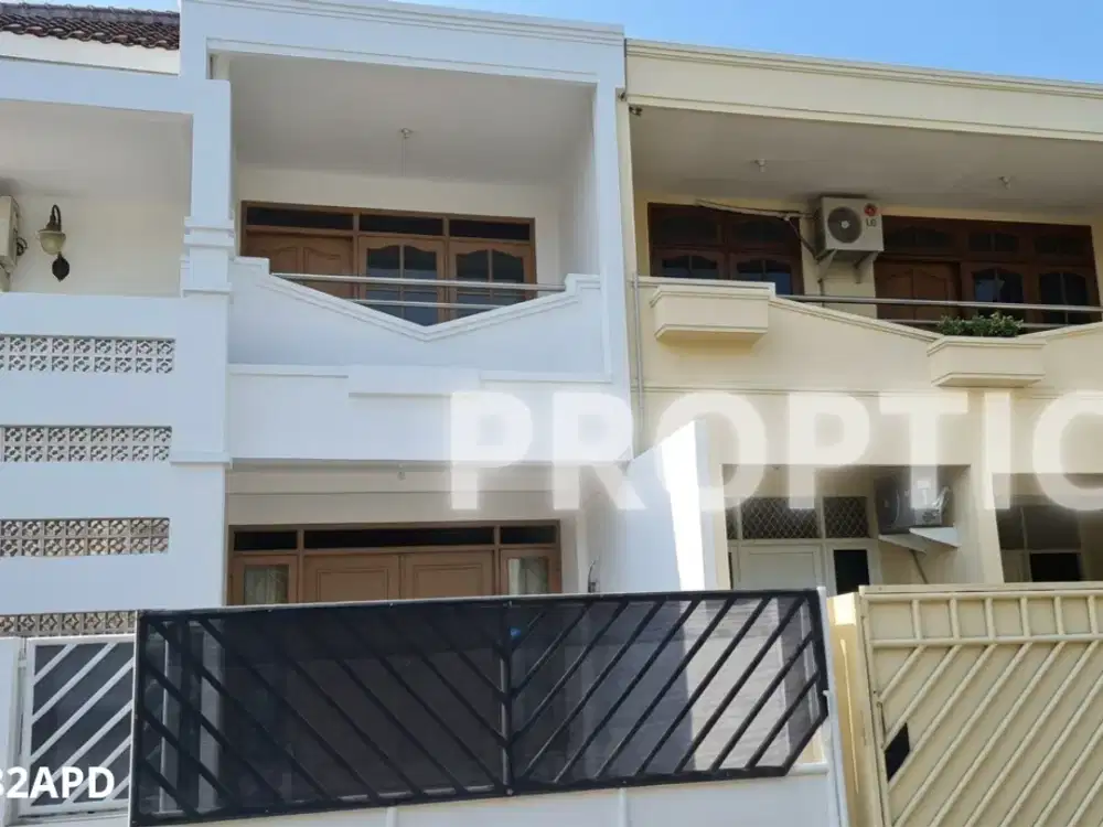 Rumah 2 Lantai Wonocolo Surabaya - RM282APD