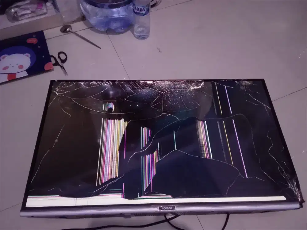 Dijual tv coocaa type 32s3u kondisi sesuai foto