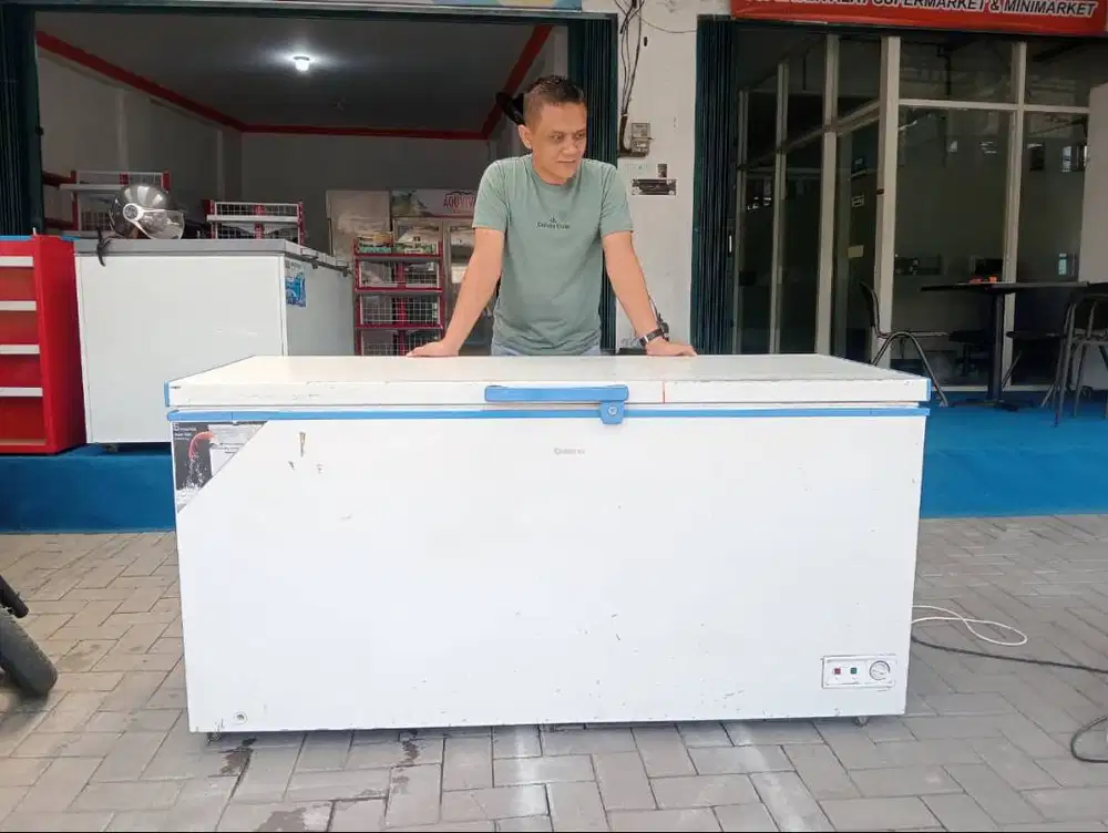 Freezer box bekas merk changhong 600L siap jual