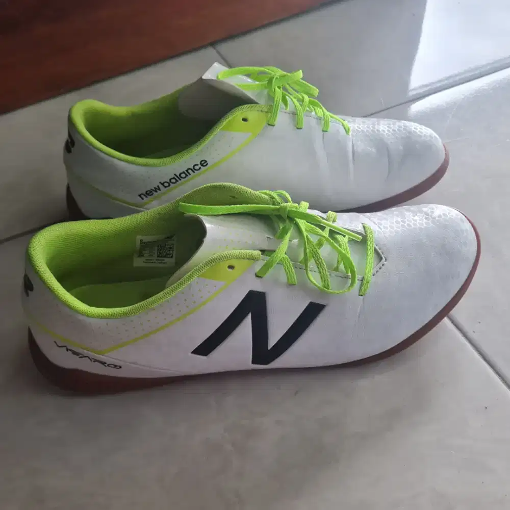 Sepatu futsal new balanve size 45