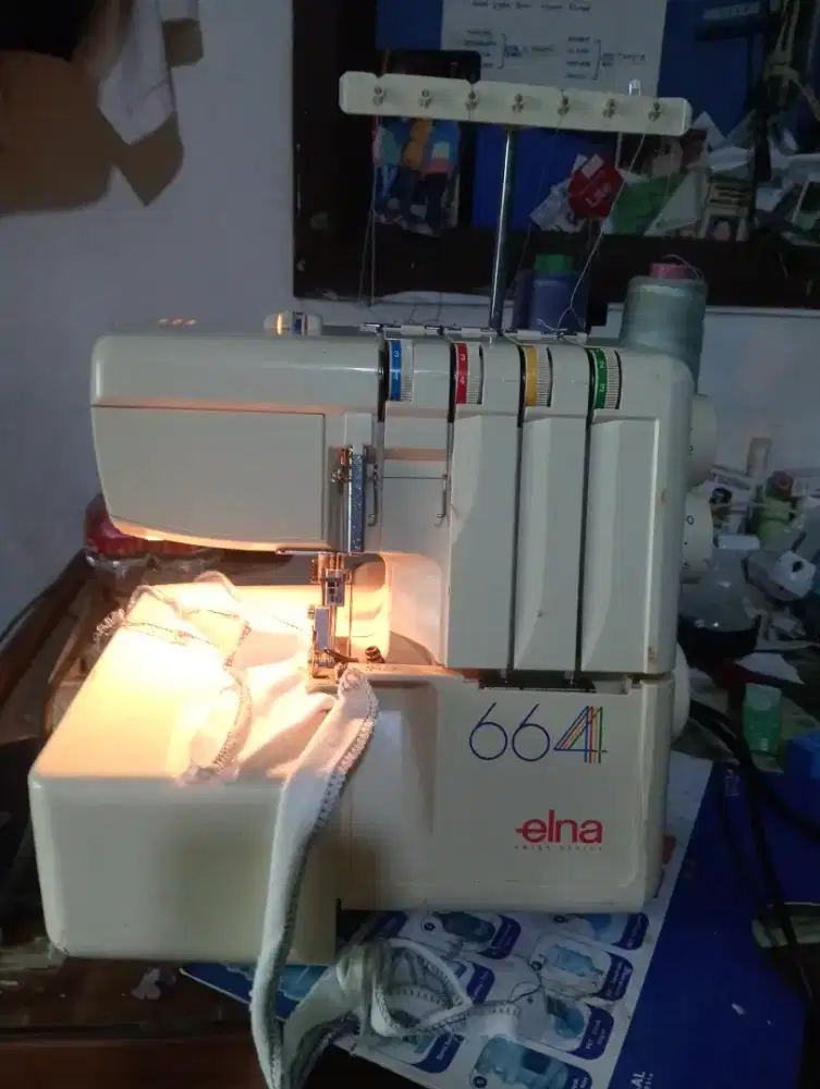 Mesin jahit obras merk Elna 4 benang