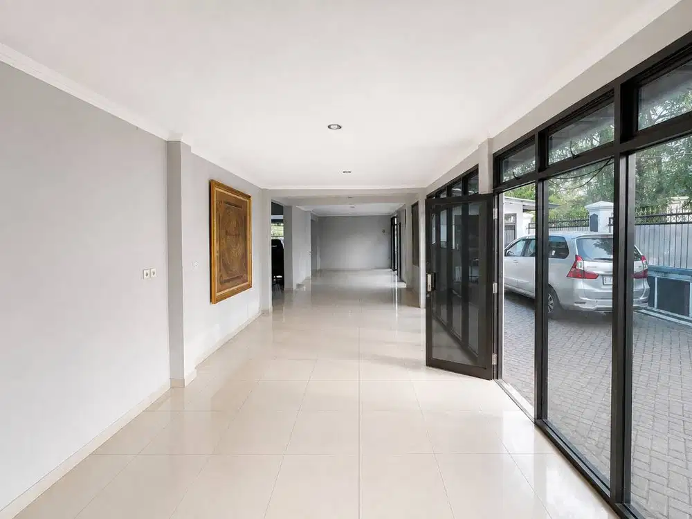 SEWA - PRIME COMMERCIAL SPACE HOOK EXIT TOL JATIWARINGIN RAYA JAKTIM