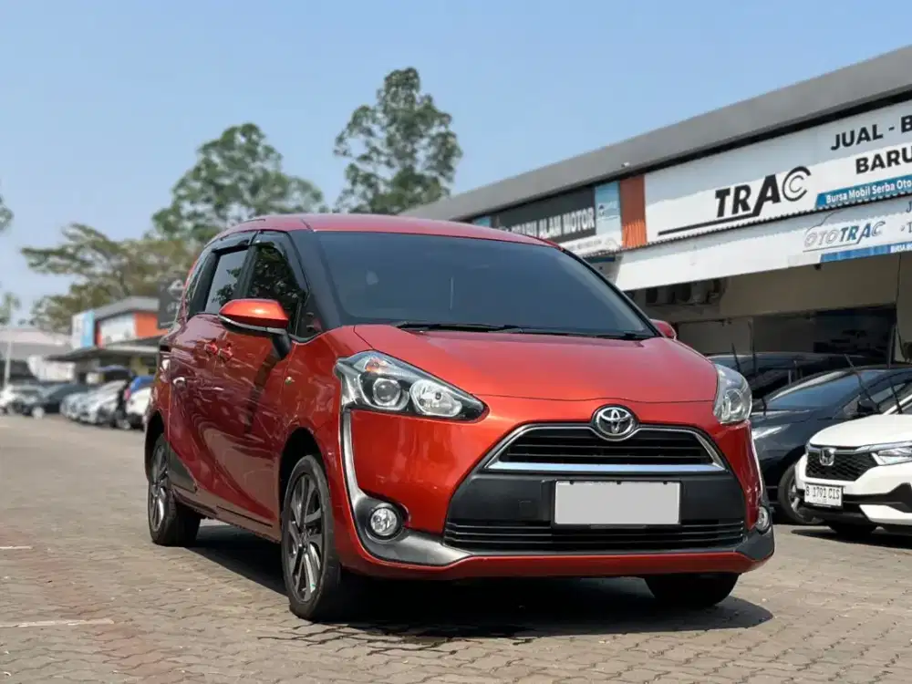TOYOTA SIENTA V 1.5 MT MANUAL OREN 2017