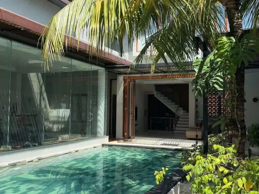 Villa Mewah Premium 6 Kamar Tidur Dijual di Denpasar Utara
