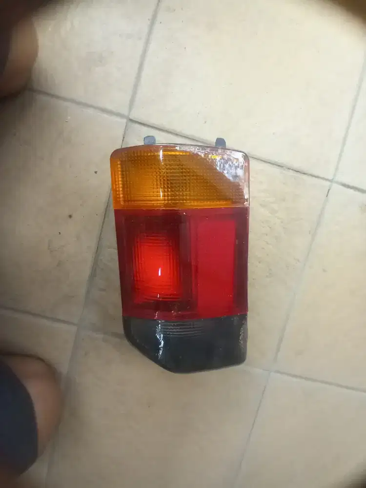 Batok Lampu Belakang Karimun Kotak