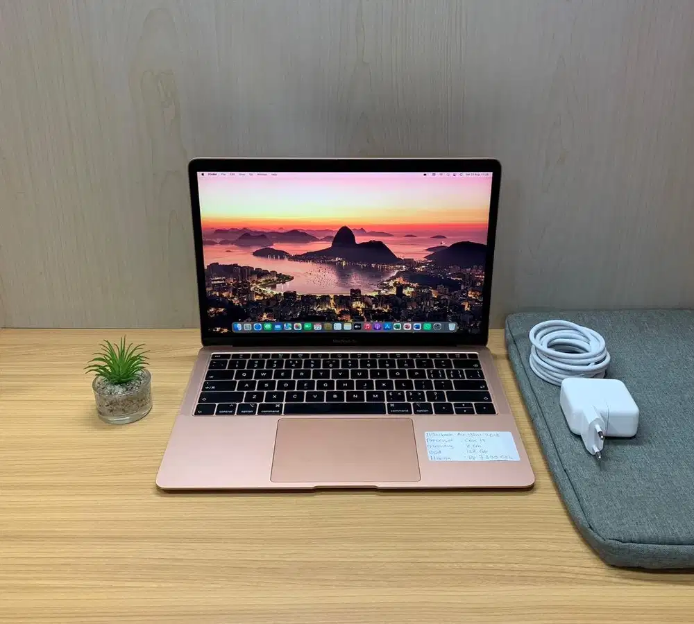 Macbook Air retina 13inc 2018 core i5 RAM 8GB | SDD 128GB