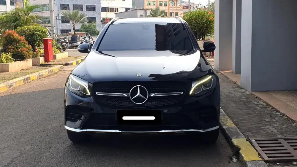 Km 57rb mercedes benz mercy glc200 amg line 2018 hitam