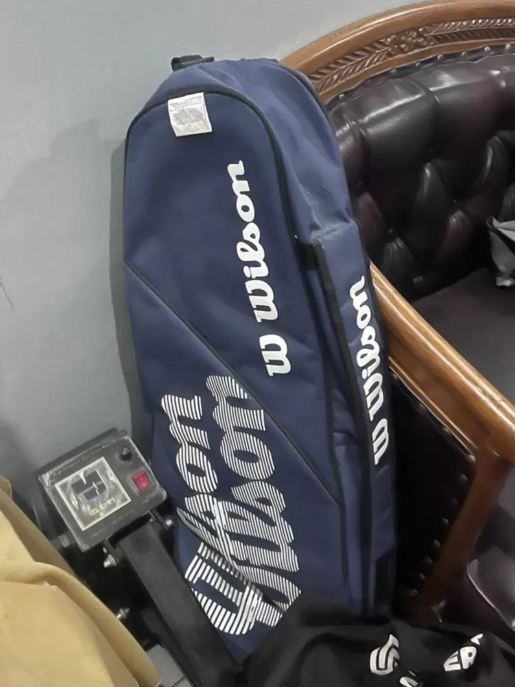 Tas Tennis Wilson  – Bekas – Kondisi Baik