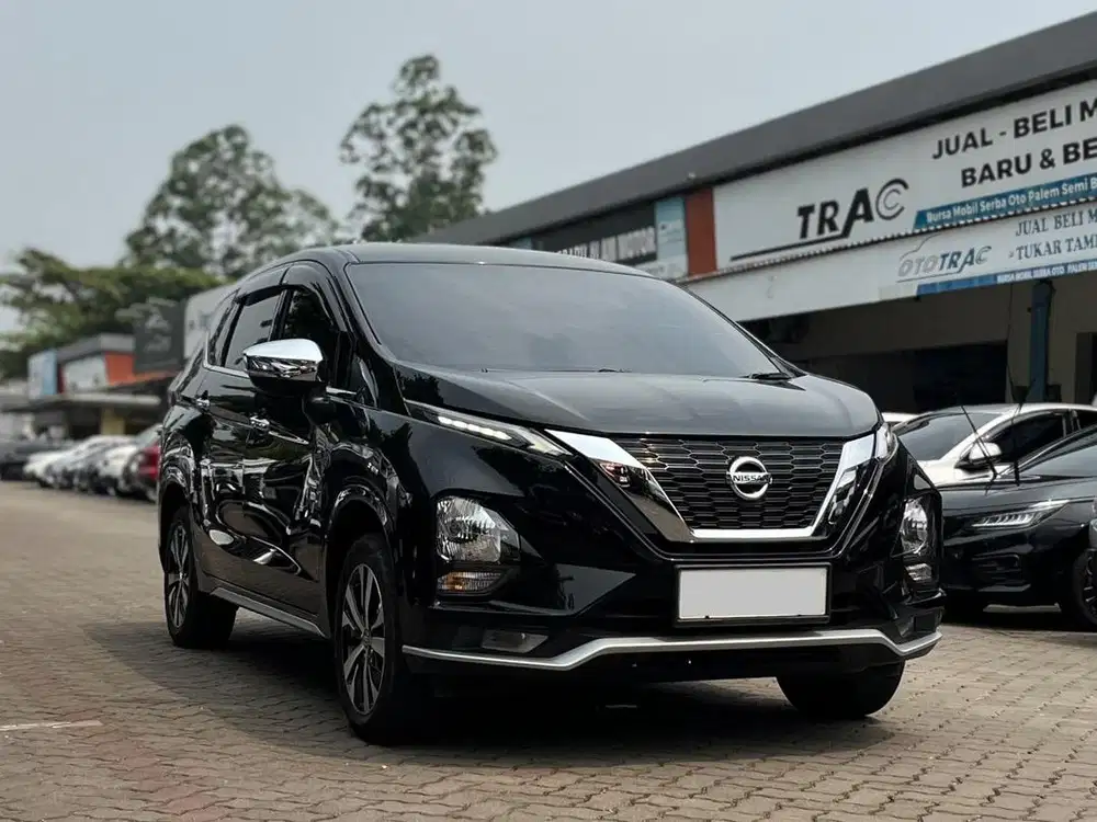 NISSAN LIVINA VL 1.5 AT HITAM 2022 KM 20RB