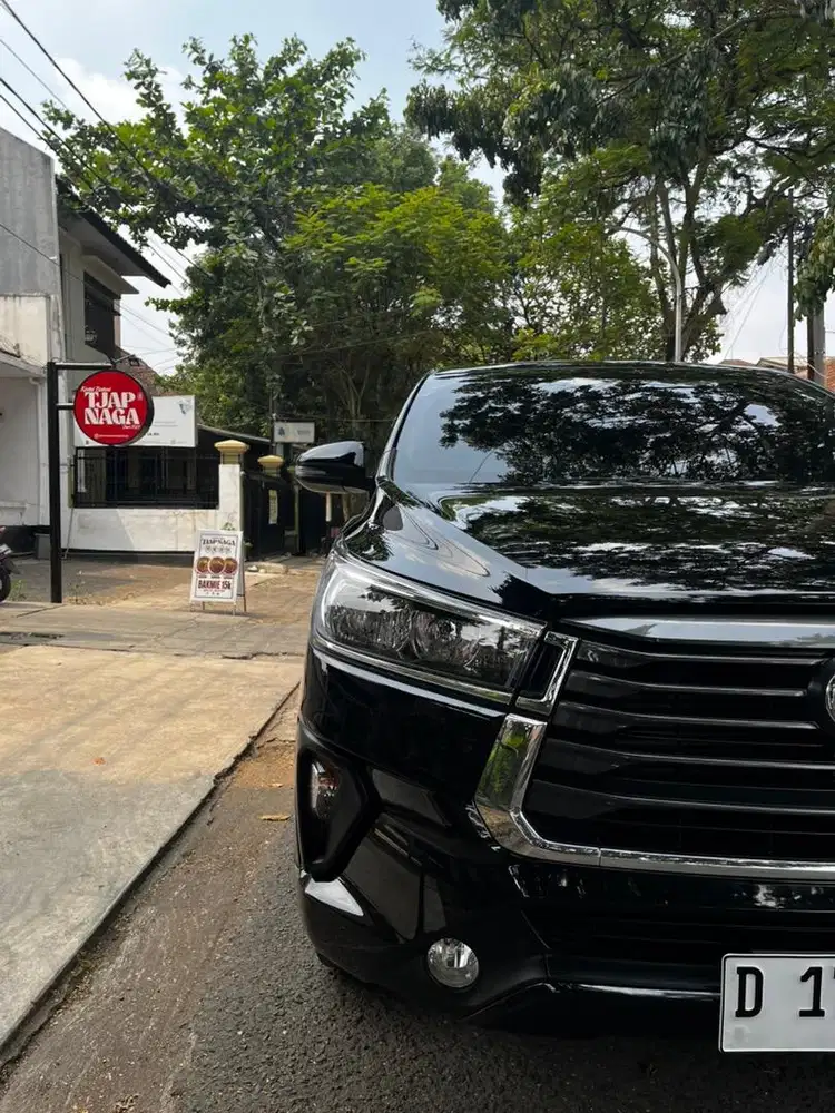 Low Km Toyota Kijang Innova Reborn 2025 G AT diesel hitam plat D