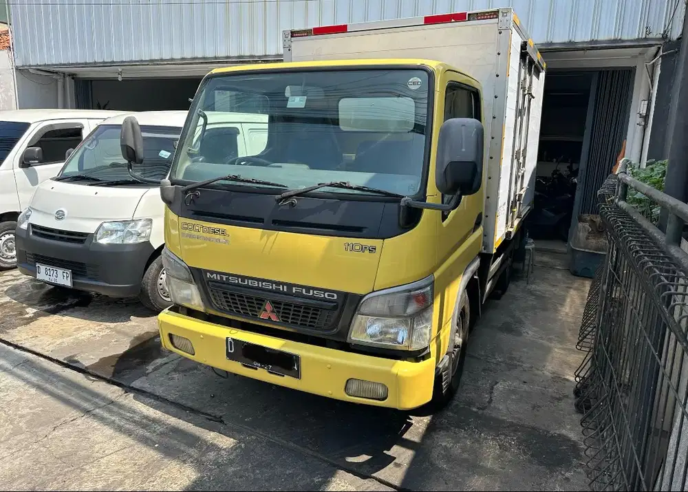 Colt Diesel Engkel 2007 box canter fuso cde cdd truk dobel hino FE71