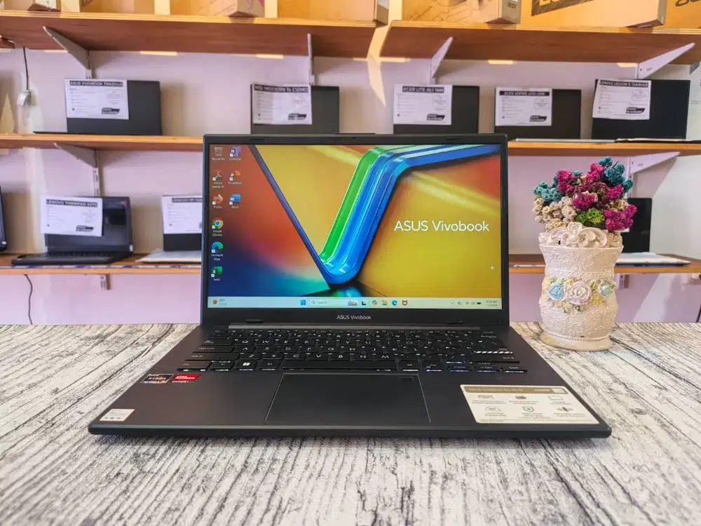 Laptop ASUS VIVOBOOK GO 14 E1404FA AMD Ryzen 5-7520U Ram 8GB