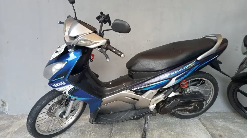 Motor Nouvo Z 2004
