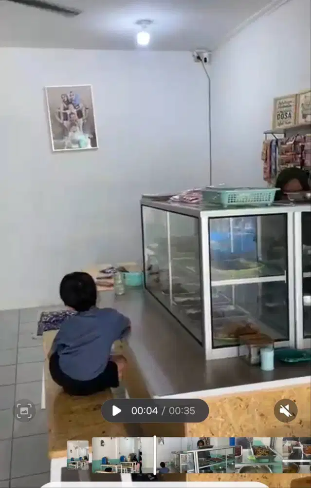 Meja L warung makan