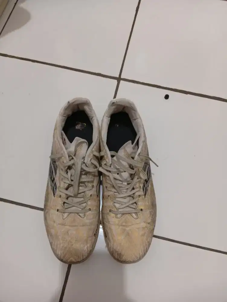 sepatu futsal ori