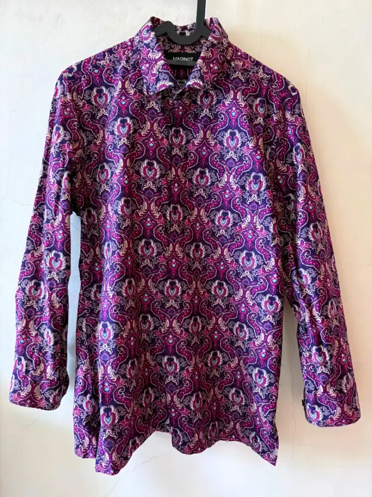 Kemeja Batik Maginot Slim Fit Lengan Panjang 
size M 100% Katun