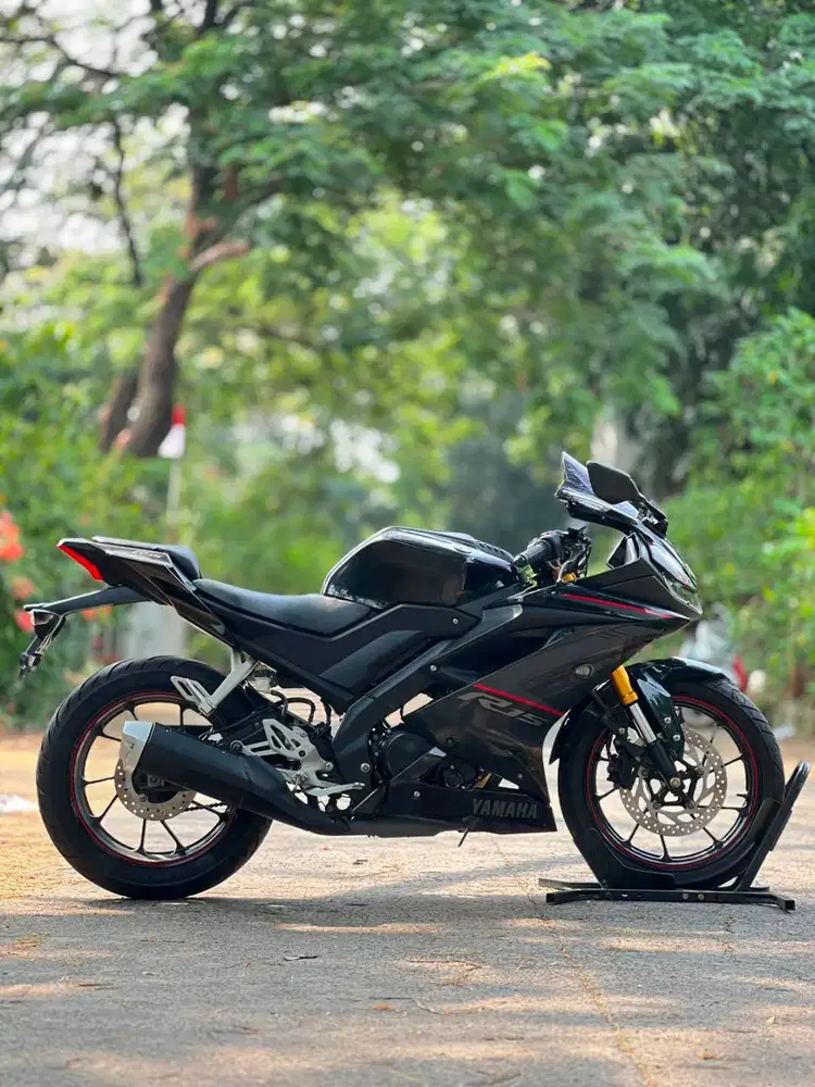 YAMAHA R15 V3 HITAM 2019 KM 13K SIAP HARIAN