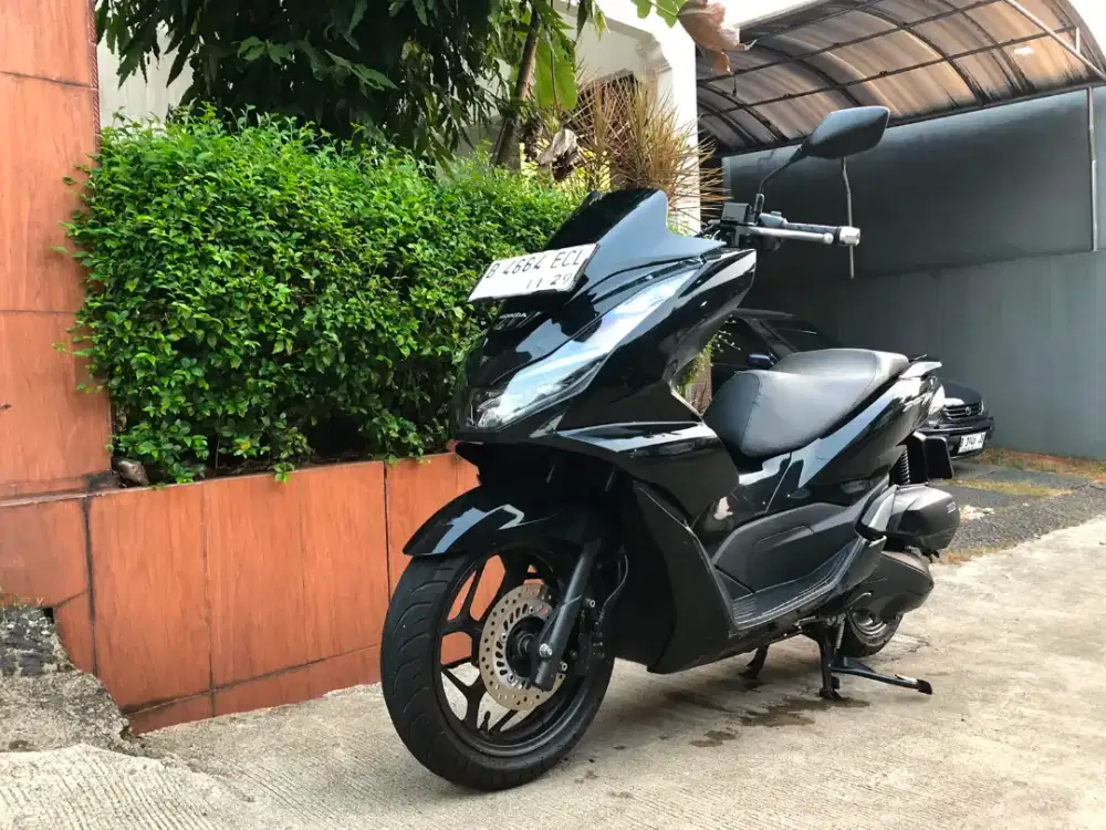 Honda PCX 2024 Hitam