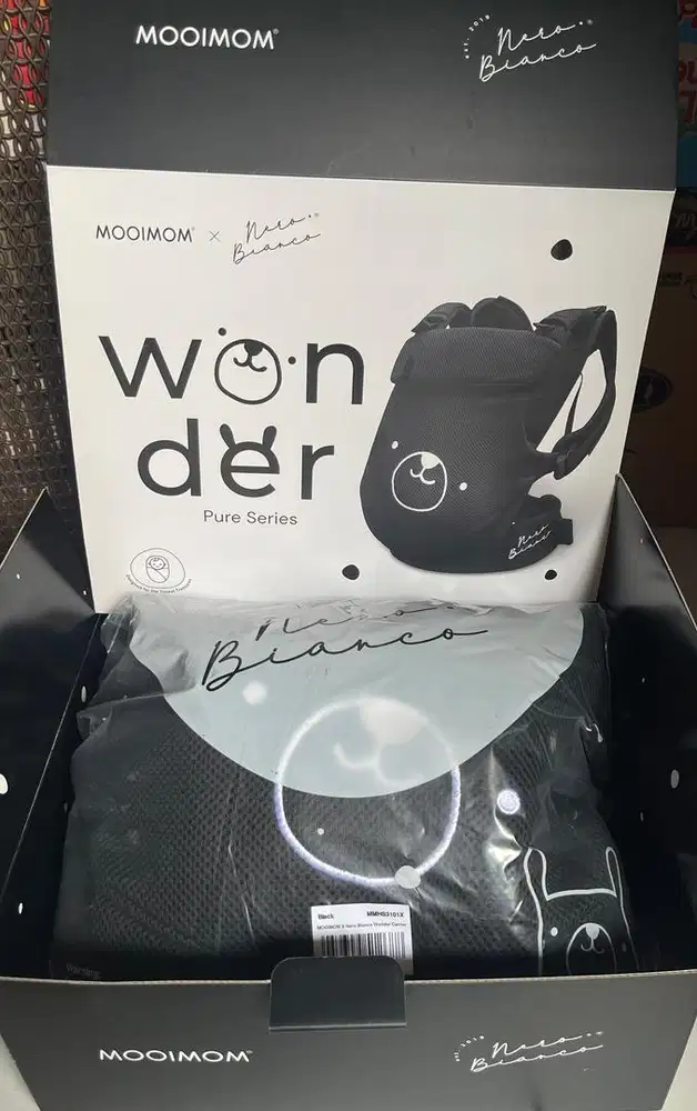 MOOIMOM X Nero Bianco Wonder Carrier / Gendongan Bayi