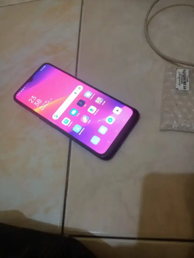 Oppo A5 2020 ram 4/128 normal semua nya msh orisinil semua hp cas