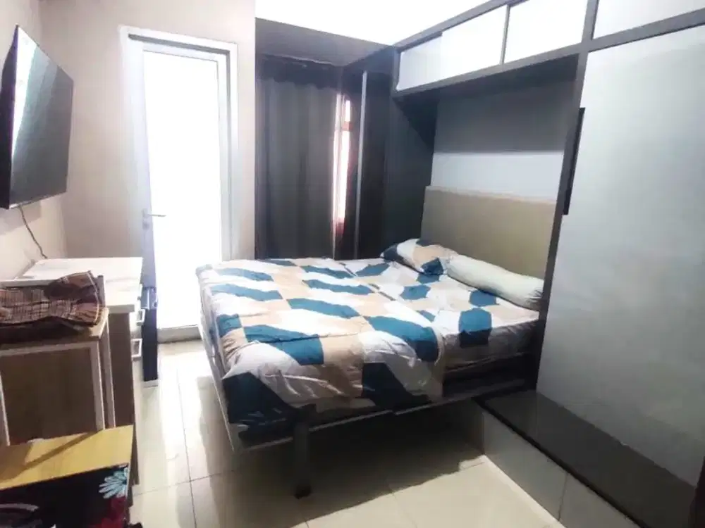 Disewakan Perbulan Siap Huni Studio Furnish Apartemen Green Lake Sunter